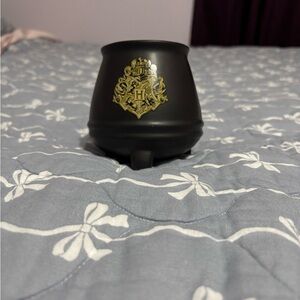 Harry Potter Hogwarts Crest Cauldron Mug